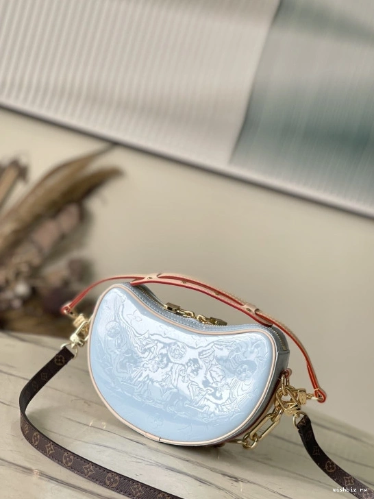 WIS Croissant LOUIS PM VUITTON 0303